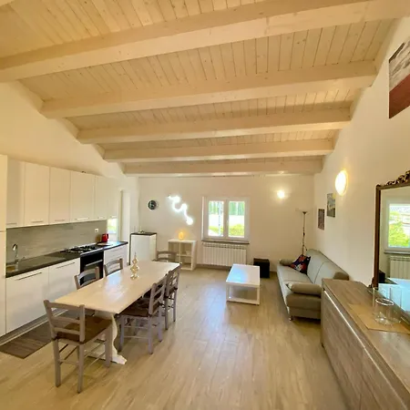 In Centro Paese Apartment *